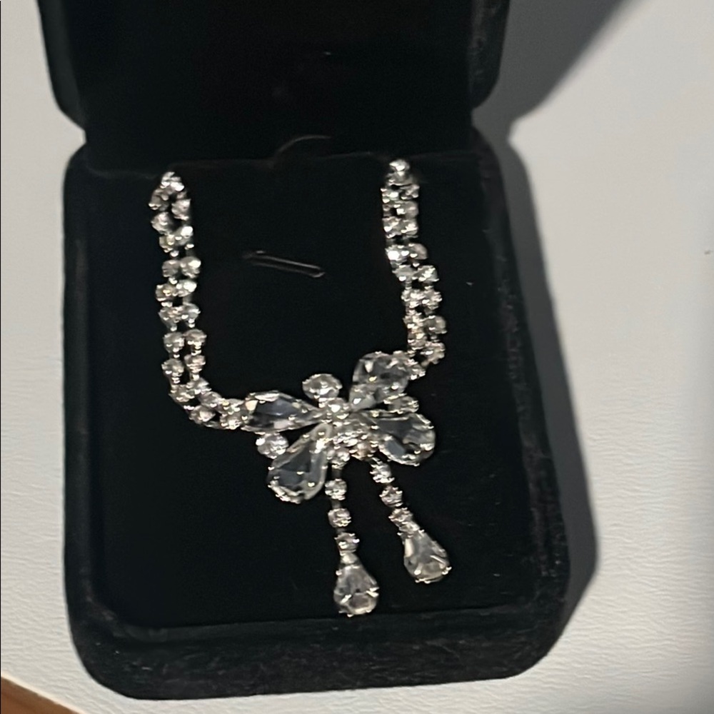 Fun & Sparkly Silver & Crystal Choker/Necklace